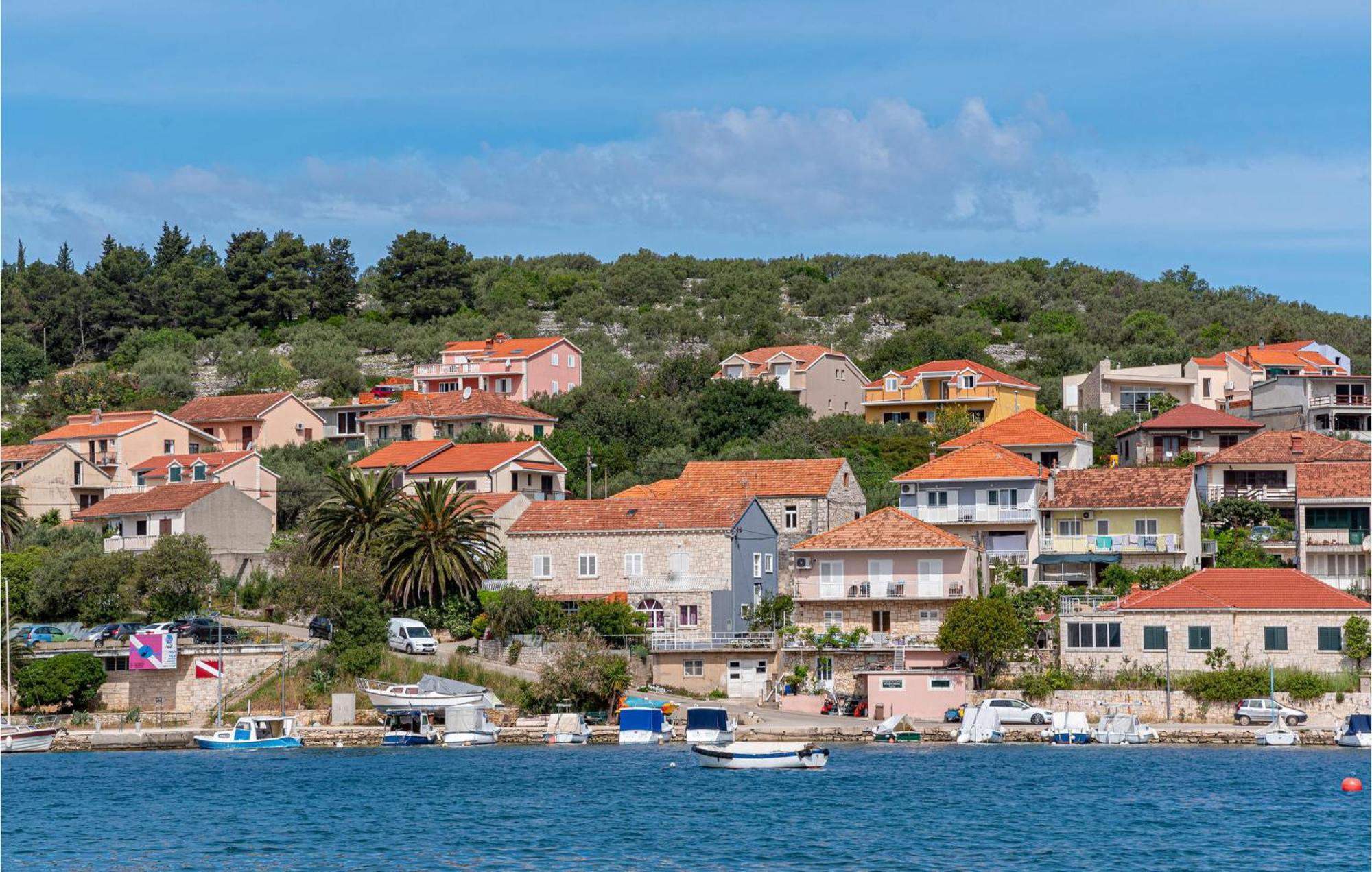 Beautiful Apartment In Vela Luka With Kitchen Exterior photo